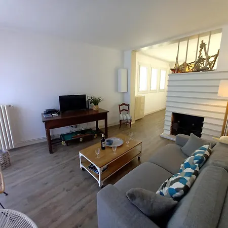 - Maison Des Années 50 Renovee à Proximité De La De Foncillon * Royan